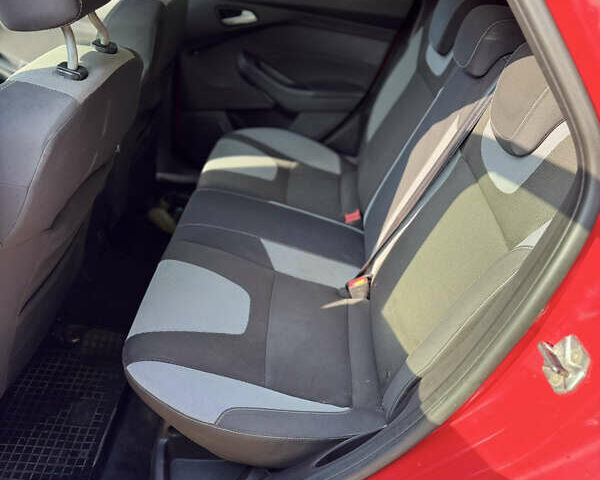 Красный Форд Фокус, объемом двигателя 1.6 л и пробегом 198 тыс. км за 4999 $, фото 30 на Automoto.ua