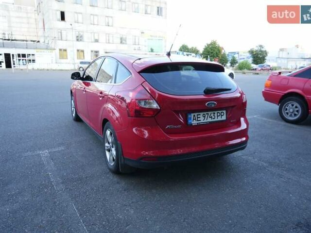 Красный Форд Фокус, объемом двигателя 1.6 л и пробегом 133 тыс. км за 8500 $, фото 5 на Automoto.ua