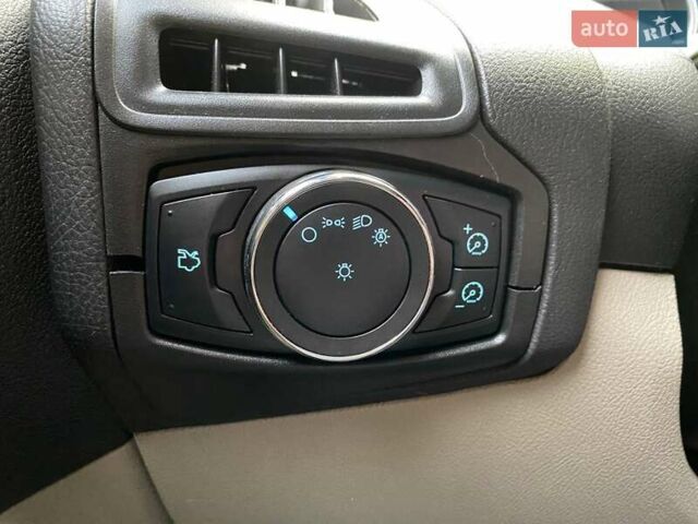 Форд Фокус 2012 у Хмельницькому на Automoto.ua Червоний Форд Фокус, об'ємом двигуна 2 л та пробігом 322 тис. км за 5800 $, фото 14 на Automoto.ua