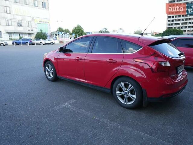 Красный Форд Фокус, объемом двигателя 1.6 л и пробегом 133 тыс. км за 8500 $, фото 6 на Automoto.ua