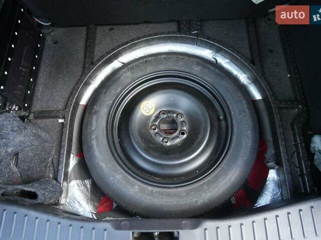 Красный Форд Фокус, объемом двигателя 1.6 л и пробегом 133 тыс. км за 8500 $, фото 25 на Automoto.ua