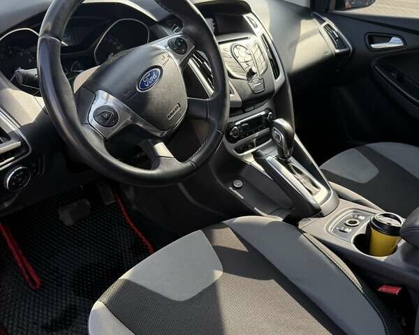 Красный Форд Фокус, объемом двигателя 1.6 л и пробегом 149 тыс. км за 6800 $, фото 8 на Automoto.ua