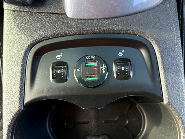 Красный Форд Фокус, объемом двигателя 2 л и пробегом 180 тыс. км за 6850 $, фото 11 на Automoto.ua