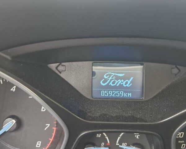 Красный Форд Фокус, объемом двигателя 1.6 л и пробегом 59 тыс. км за 10550 $, фото 4 на Automoto.ua