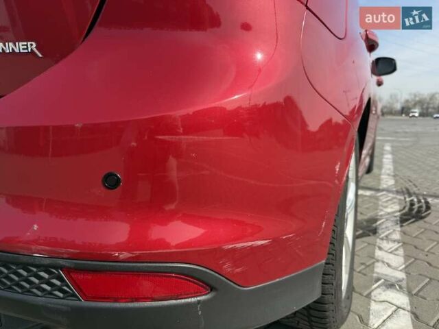 Красный Форд Фокус, объемом двигателя 1.6 л и пробегом 149 тыс. км за 6800 $, фото 5 на Automoto.ua