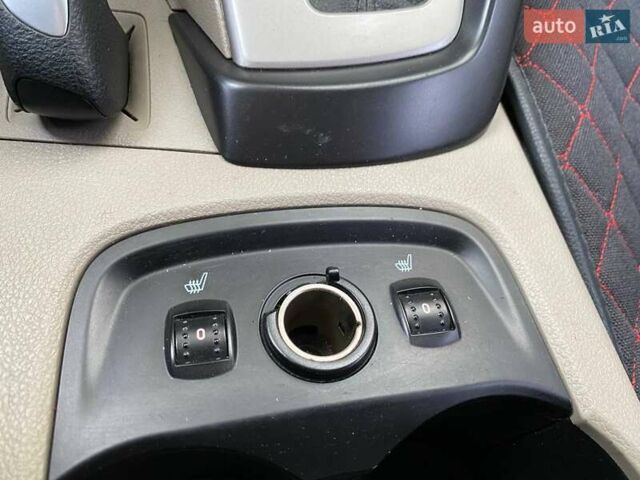 Форд Фокус 2012 у Хмельницькому на Automoto.ua Червоний Форд Фокус, об'ємом двигуна 2 л та пробігом 322 тис. км за 5800 $, фото 24 на Automoto.ua