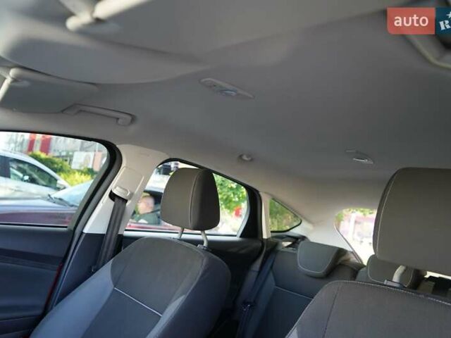 Красный Форд Фокус, объемом двигателя 1.6 л и пробегом 133 тыс. км за 8500 $, фото 17 на Automoto.ua