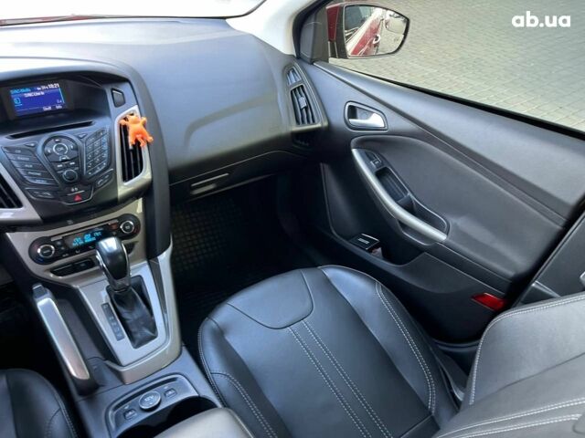 Красный Форд Фокус, объемом двигателя 2 л и пробегом 163 тыс. км за 8590 $, фото 5 на Automoto.ua