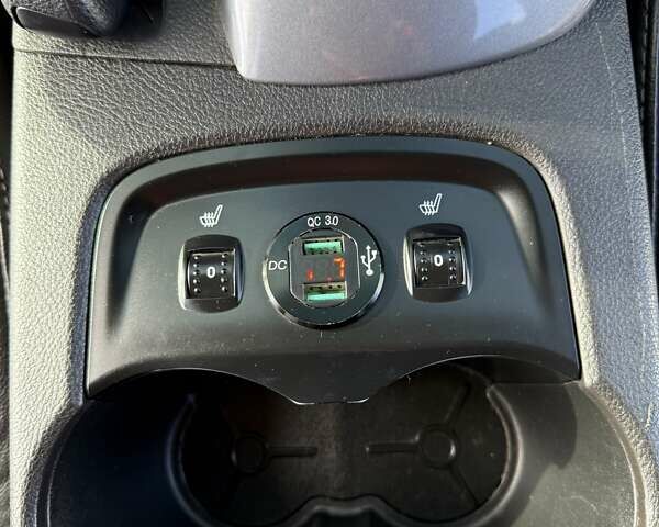 Красный Форд Фокус, объемом двигателя 2 л и пробегом 180 тыс. км за 6850 $, фото 14 на Automoto.ua