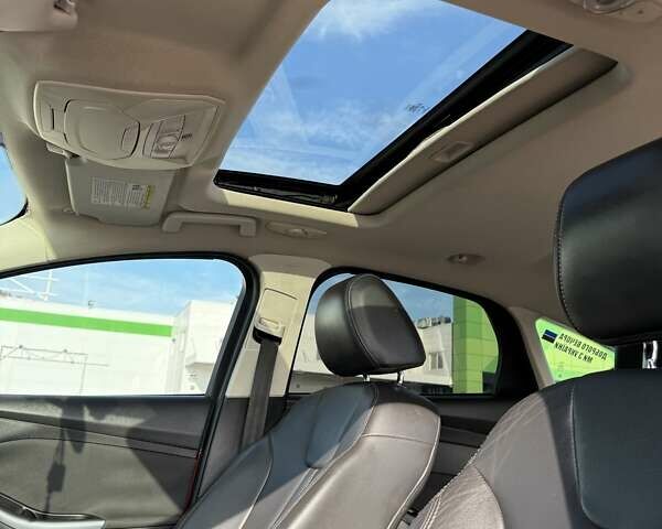 Красный Форд Фокус, объемом двигателя 2 л и пробегом 180 тыс. км за 6850 $, фото 10 на Automoto.ua