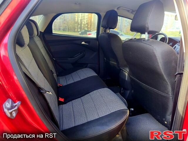 Красный Форд Фокус, объемом двигателя 1 л и пробегом 140 тыс. км за 7000 $, фото 11 на Automoto.ua
