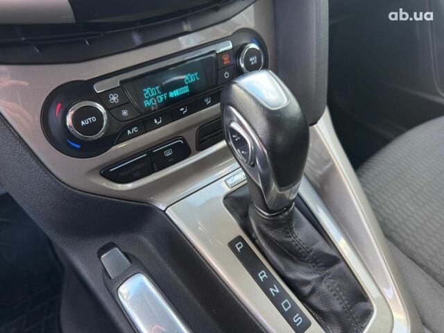 Красный Форд Фокус, объемом двигателя 2 л и пробегом 161 тыс. км за 7990 $, фото 19 на Automoto.ua