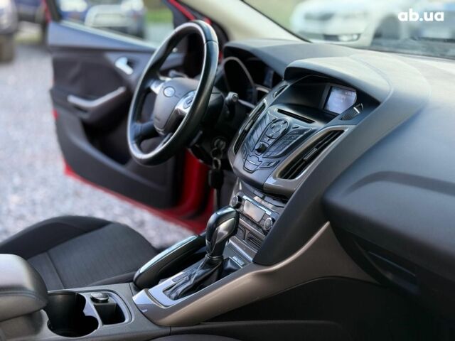 Красный Форд Фокус, объемом двигателя 2 л и пробегом 161 тыс. км за 7990 $, фото 28 на Automoto.ua