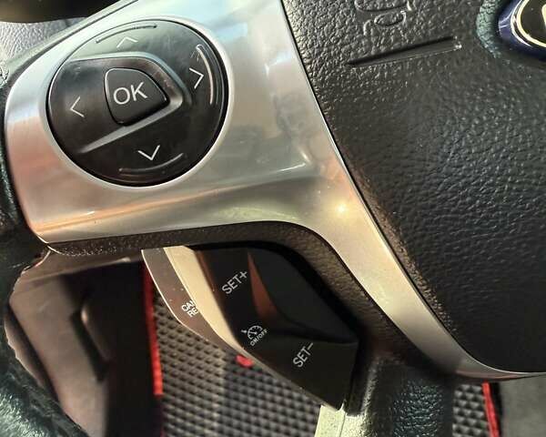 Красный Форд Фокус, объемом двигателя 2 л и пробегом 180 тыс. км за 6850 $, фото 12 на Automoto.ua