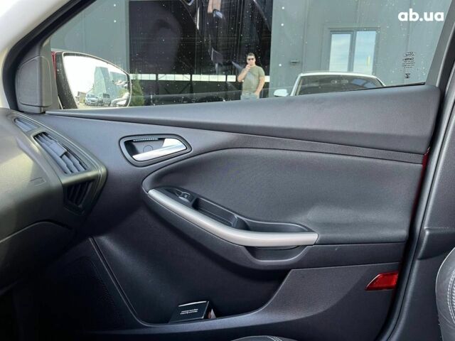 Красный Форд Фокус, объемом двигателя 2 л и пробегом 163 тыс. км за 8590 $, фото 16 на Automoto.ua