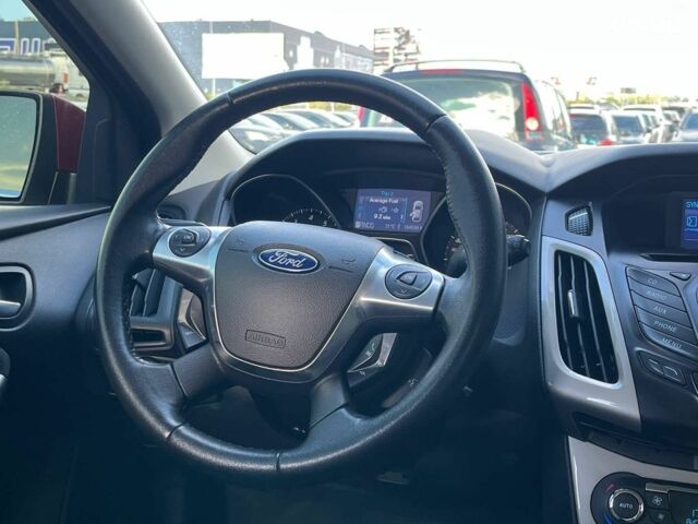 Красный Форд Фокус, объемом двигателя 2 л и пробегом 163 тыс. км за 8590 $, фото 3 на Automoto.ua