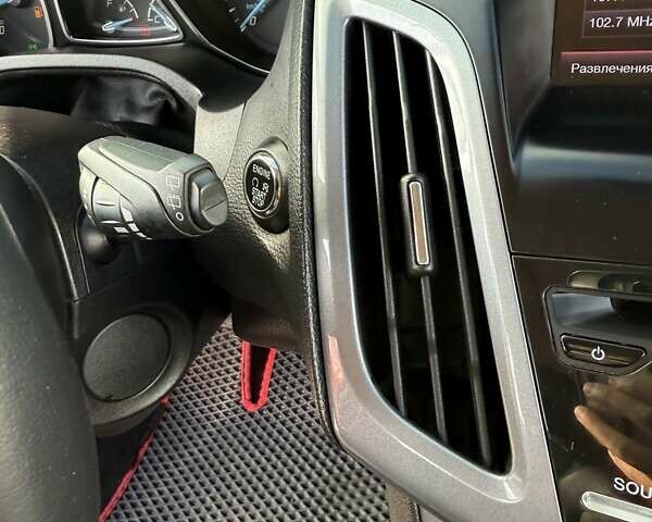 Красный Форд Фокус, объемом двигателя 2 л и пробегом 180 тыс. км за 6850 $, фото 15 на Automoto.ua