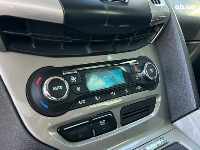 Красный Форд Фокус, объемом двигателя 2 л и пробегом 163 тыс. км за 8590 $, фото 20 на Automoto.ua