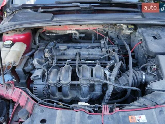 Красный Форд Фокус, объемом двигателя 1.6 л и пробегом 133 тыс. км за 8500 $, фото 28 на Automoto.ua