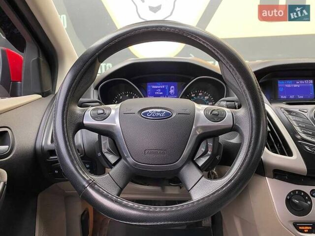 Форд Фокус 2012 у Хмельницькому на Automoto.ua Червоний Форд Фокус, об'ємом двигуна 2 л та пробігом 322 тис. км за 5800 $, фото 15 на Automoto.ua