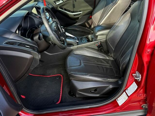 Красный Форд Фокус, объемом двигателя 2 л и пробегом 180 тыс. км за 6850 $, фото 6 на Automoto.ua