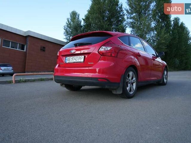 Красный Форд Фокус, объемом двигателя 1.6 л и пробегом 133 тыс. км за 8500 $, фото 3 на Automoto.ua