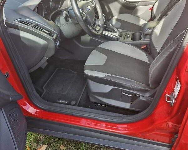 Красный Форд Фокус, объемом двигателя 1.6 л и пробегом 59 тыс. км за 10550 $, фото 6 на Automoto.ua