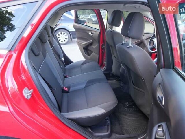 Красный Форд Фокус, объемом двигателя 1.6 л и пробегом 133 тыс. км за 8500 $, фото 14 на Automoto.ua