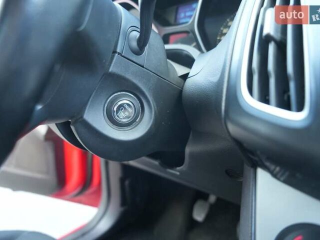 Красный Форд Фокус, объемом двигателя 1.6 л и пробегом 133 тыс. км за 8500 $, фото 21 на Automoto.ua