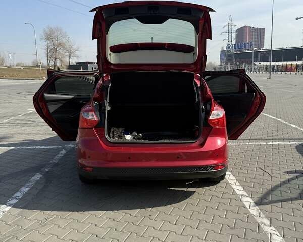 Красный Форд Фокус, объемом двигателя 1.6 л и пробегом 149 тыс. км за 6800 $, фото 10 на Automoto.ua
