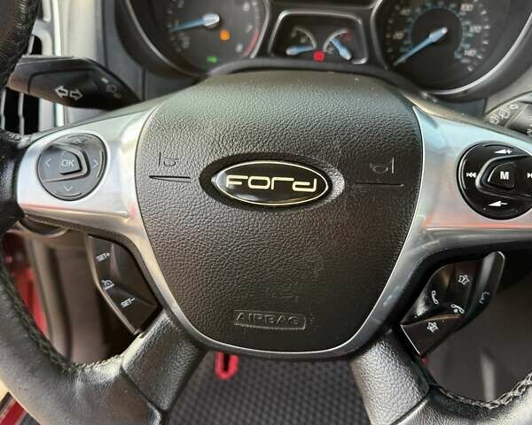 Красный Форд Фокус, объемом двигателя 2 л и пробегом 180 тыс. км за 6850 $, фото 11 на Automoto.ua