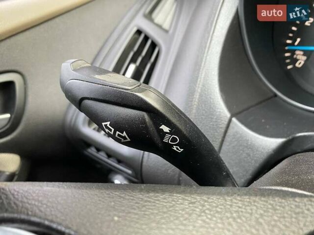 Форд Фокус 2012 у Хмельницькому на Automoto.ua Червоний Форд Фокус, об'ємом двигуна 2 л та пробігом 322 тис. км за 5800 $, фото 16 на Automoto.ua