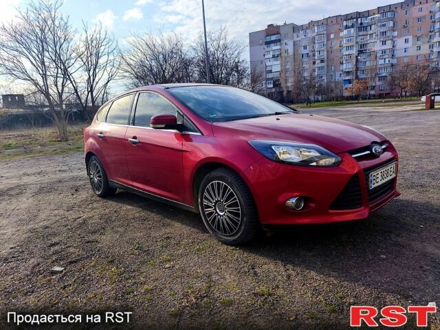 Красный Форд Фокус, объемом двигателя 1 л и пробегом 140 тыс. км за 7000 $, фото 5 на Automoto.ua