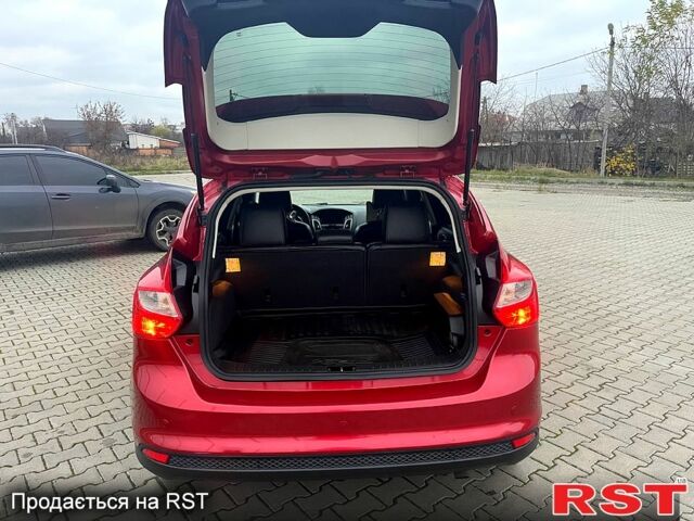 Красный Форд Фокус, объемом двигателя 2 л и пробегом 135 тыс. км за 8100 $, фото 5 на Automoto.ua