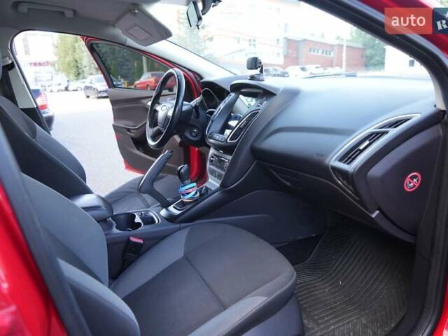 Красный Форд Фокус, объемом двигателя 1.6 л и пробегом 133 тыс. км за 8500 $, фото 15 на Automoto.ua