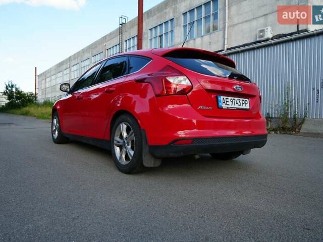 Красный Форд Фокус, объемом двигателя 1.6 л и пробегом 133 тыс. км за 8500 $, фото 2 на Automoto.ua