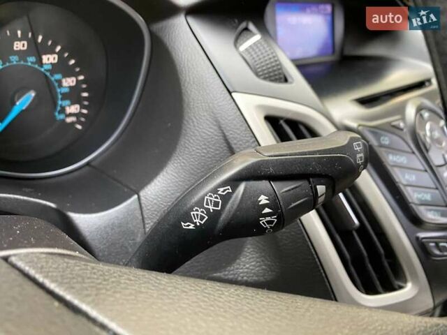 Форд Фокус 2012 у Хмельницькому на Automoto.ua Червоний Форд Фокус, об'ємом двигуна 2 л та пробігом 322 тис. км за 5800 $, фото 17 на Automoto.ua