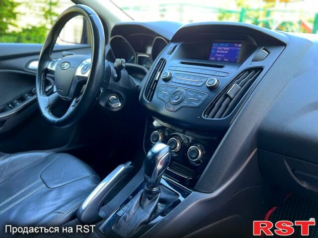 Красный Форд Фокус, объемом двигателя 2 л и пробегом 262 тыс. км за 6499 $, фото 7 на Automoto.ua