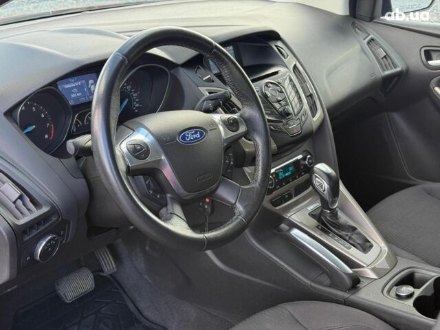 Красный Форд Фокус, объемом двигателя 2 л и пробегом 161 тыс. км за 7990 $, фото 14 на Automoto.ua
