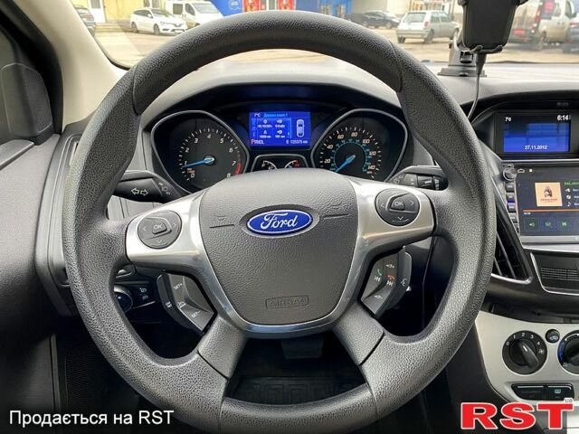 Червоний Форд Фокус, об'ємом двигуна 2 л та пробігом 125 тис. км за 7500 $, фото 7 на Automoto.ua