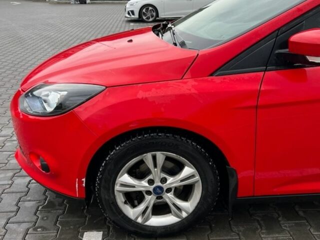 Червоний Форд Фокус, об'ємом двигуна 1.6 л та пробігом 141 тис. км за 6100 $, фото 5 на Automoto.ua