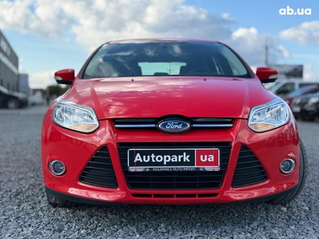 Красный Форд Фокус, объемом двигателя 2 л и пробегом 161 тыс. км за 7990 $, фото 2 на Automoto.ua