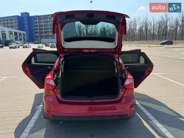 Червоний Форд Фокус, об'ємом двигуна 1 л та пробігом 73 тис. км за 7500 $, фото 31 на Automoto.ua