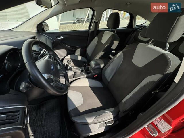 Червоний Форд Фокус, об'ємом двигуна 1 л та пробігом 160 тис. км за 6500 $, фото 22 на Automoto.ua