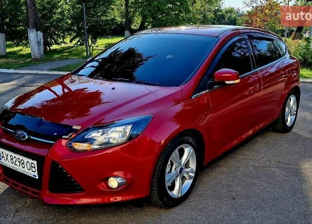 Форд Фокус 2013 в Харькове на Automoto.ua Красный Форд Фокус, объемом двигателя 1 л и пробегом 85 тыс. км за 8470 $, фото 16 на Automoto.ua