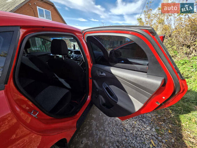 Форд Фокус 2013 в Хмельницком на Automoto.ua Красный Форд Фокус, объемом двигателя 1 л и пробегом 143 тыс. км за 7300 $, фото 15 на Automoto.ua