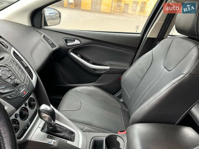 Червоний Форд Фокус, об'ємом двигуна 2 л та пробігом 144 тис. км за 8800 $, фото 36 на Automoto.ua