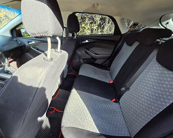 Форд Фокус 2013 в Хмельницком на Automoto.ua Красный Форд Фокус, объемом двигателя 1 л и пробегом 143 тыс. км за 7300 $, фото 11 на Automoto.ua