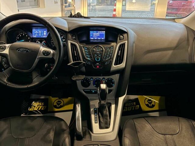 Червоний Форд Фокус, об'ємом двигуна 2 л та пробігом 171 тис. км за 8599 $, фото 9 на Automoto.ua