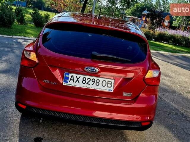 Форд Фокус 2013 в Харькове на Automoto.ua Красный Форд Фокус, объемом двигателя 1 л и пробегом 85 тыс. км за 8470 $, фото 1 на Automoto.ua